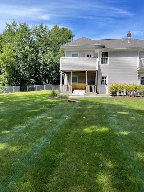 Sunset Summer House - 6 Bedroom House in Whitehall