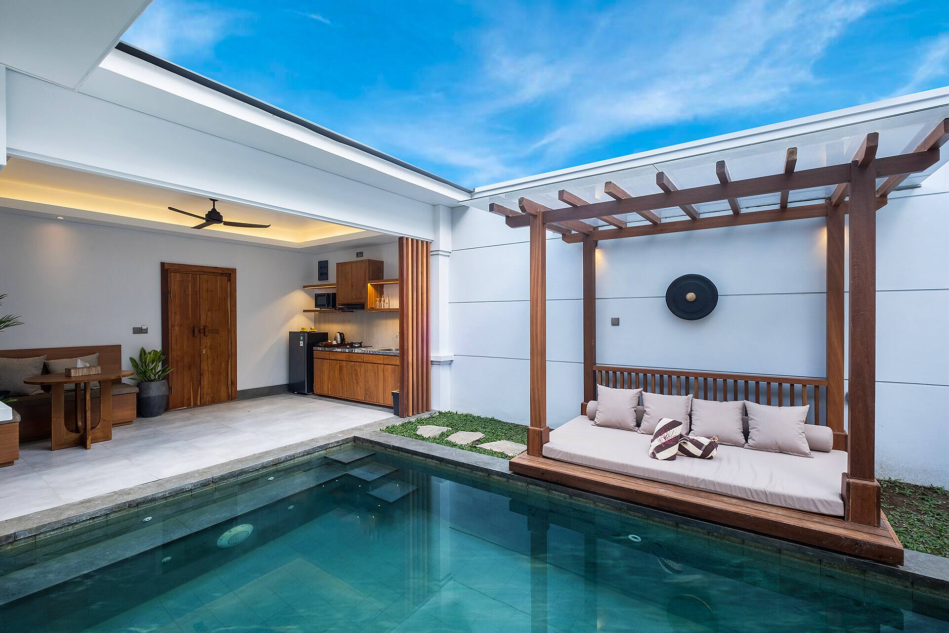Echo Beach Escape 1 Bedroom Private Villa in Canggu 2