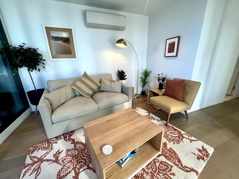 Welcome to our Pied-à-Terre! with Parking
