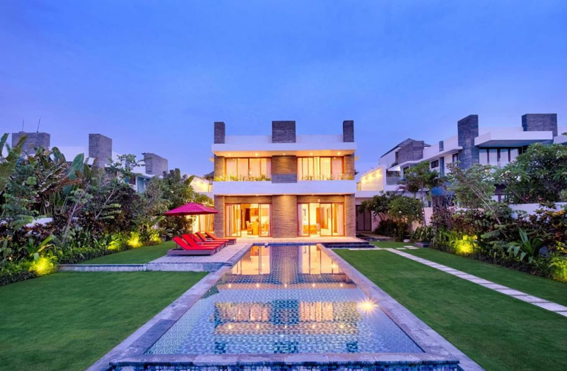 Oceanfront Beachside Estate 5 Bedroom Private Villa in Gianyar 2