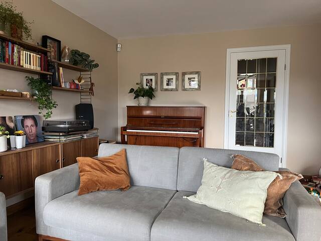 Sjarmerende og romslig enebolig gallery image 5