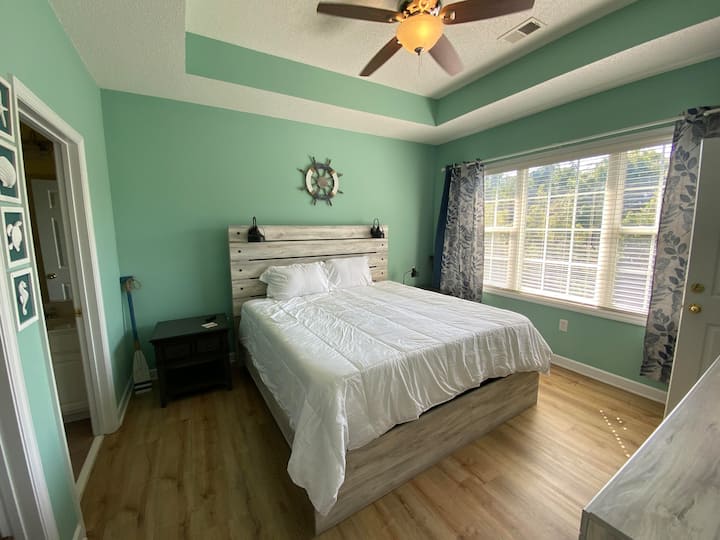 Master bed with King bed