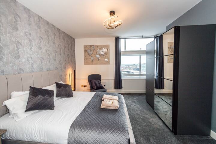 *Superb Location* 20th Floor Apt gallery image 2