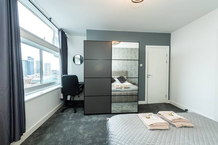 *Superb Location* 20th Floor Apt gallery image 5