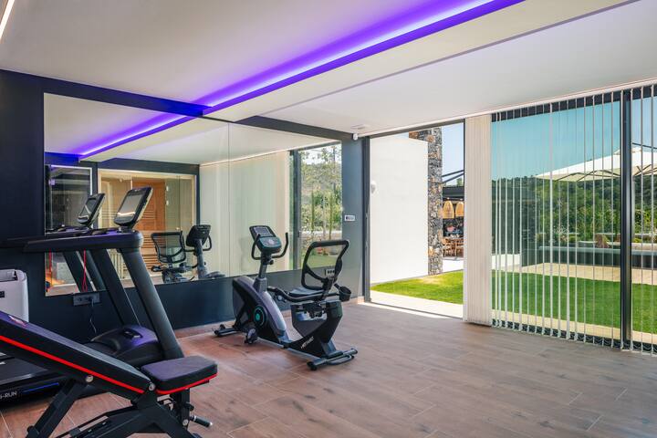 Elegant Villa in Lush Greenery with Pool Spa & Gym gallery image 5