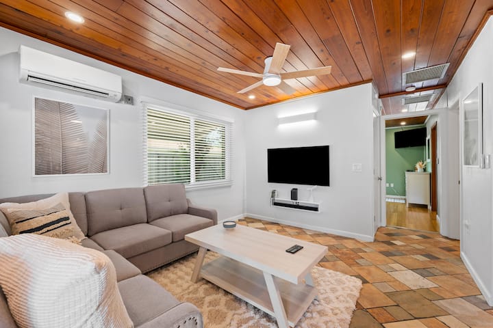 Cozy Beach Cottage, 2 Blocks To Nokomis Beach - Venice, FL
