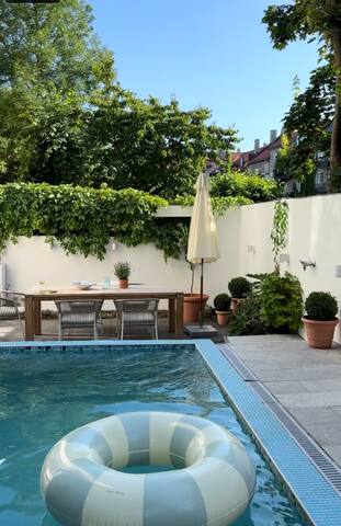 Unique townhouse with pool in Oslo city center gallery image 5