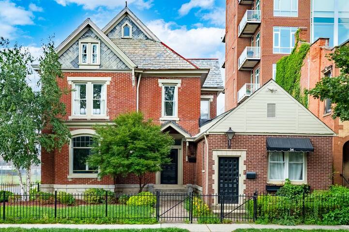 Luxe 4BR w/ Chef Kitchen | Walk to OSU + Downtown gallery image 5