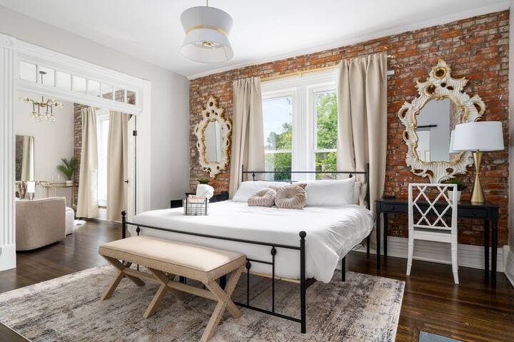 Luxe 4BR w/ Chef Kitchen | Walk to OSU + Downtown gallery image 2