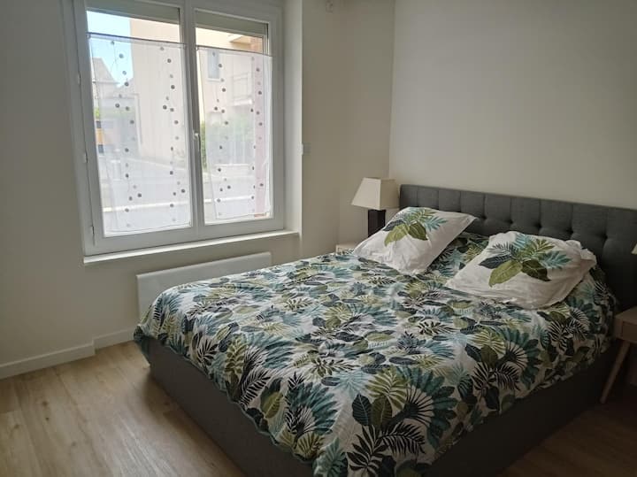 dhomë gjumi me krevat 160 dhe dhomë zhveshjeje