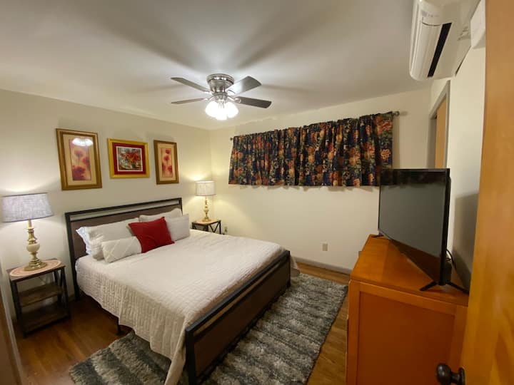 Bedroom 3 with queen bed.