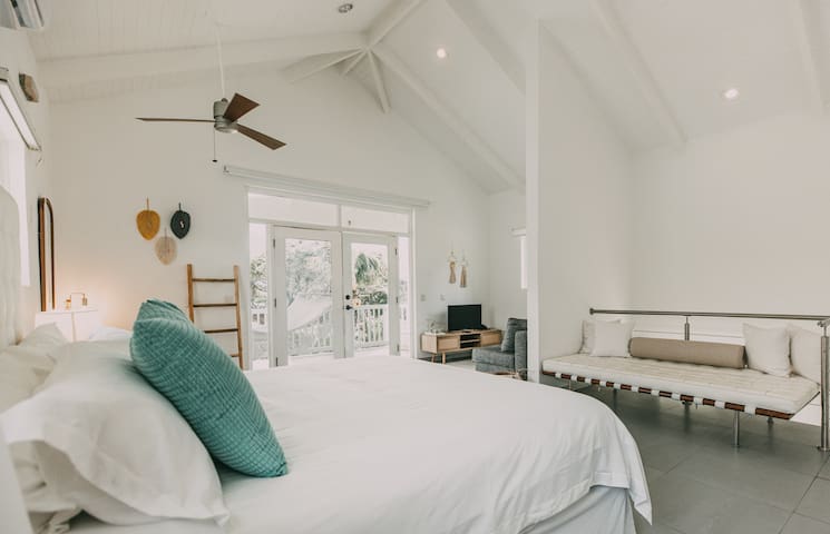 Guest favorite listing in Potrero-Flamingo