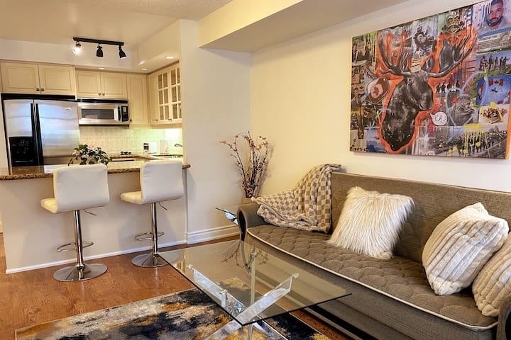 Urban Oasis: Toronto Hideaway With Private Terrace
