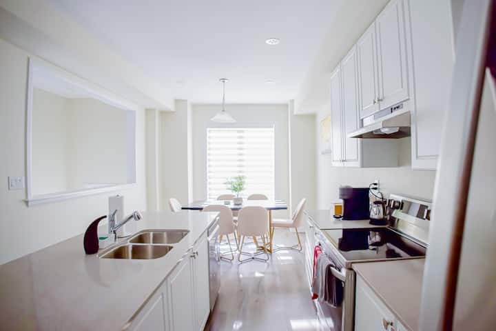 Peaceful Urban Retreat - 5 Beds - Hamilton