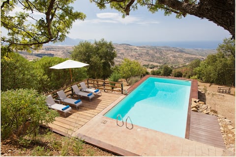 “La Mora”, villa with pool between Madonie and Cefalù