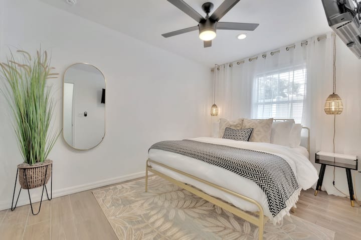 Queen საძინებელი. ახალი ავეჯი და სუპერ კომფორტული თეთრეული!