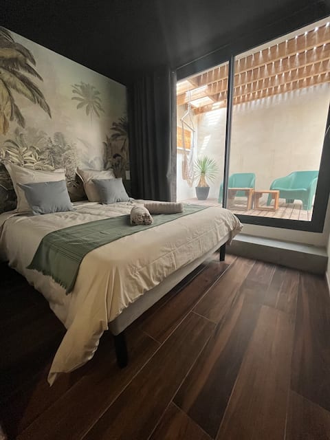 Atypical new private apartment