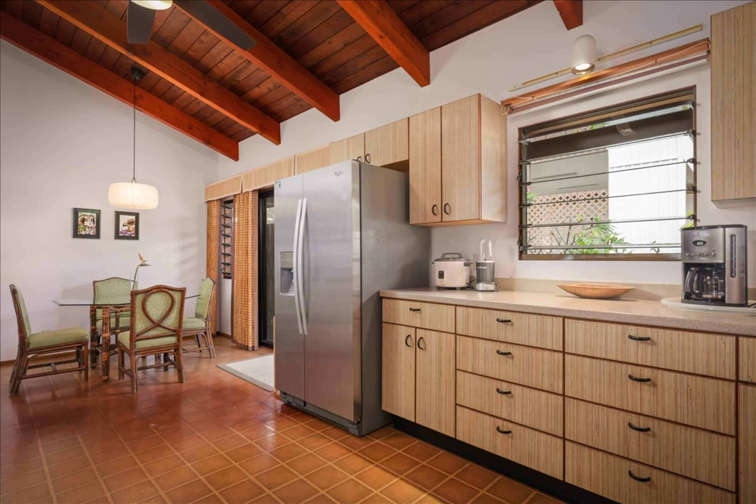 Romantic Tropical Retreat, 150 yds from the Ocean - Photo 8