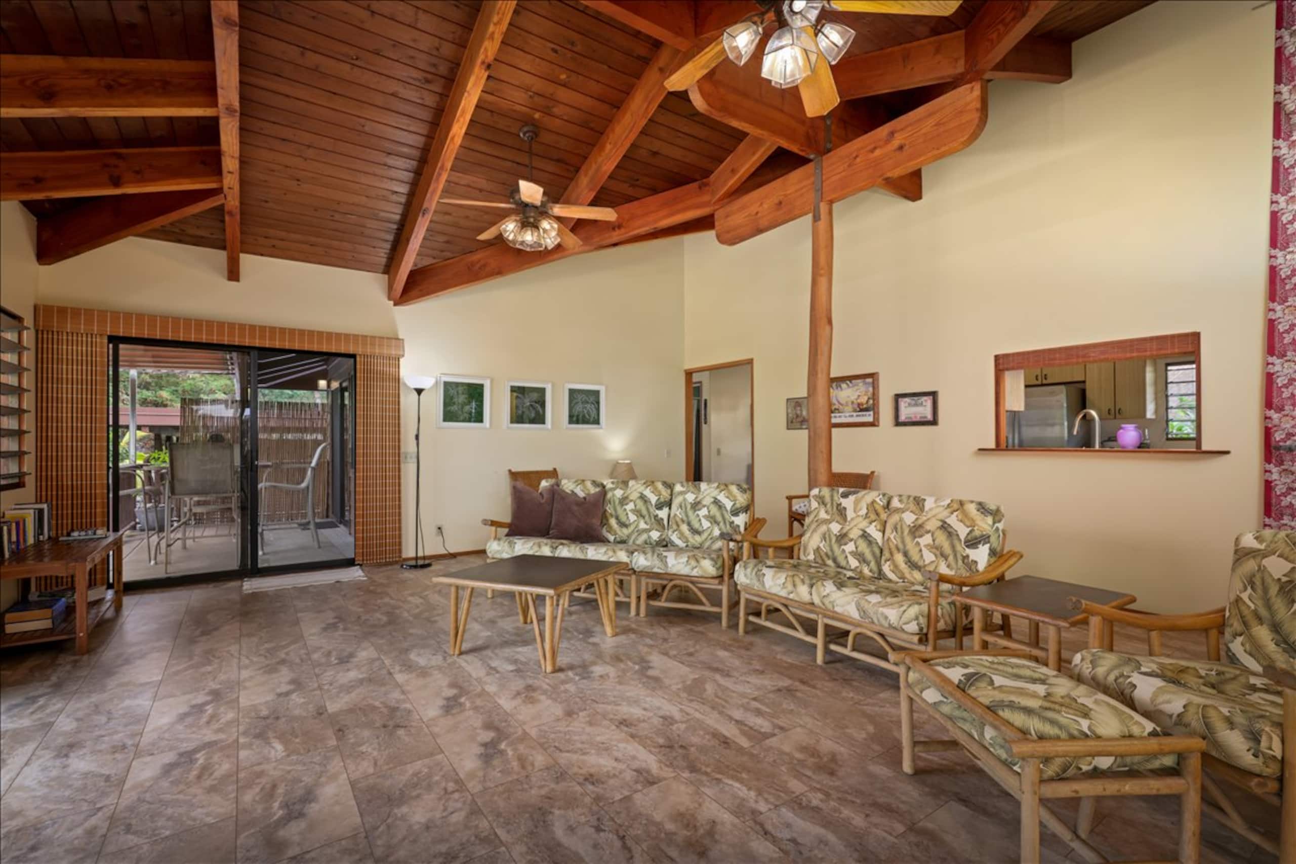 Romantic Tropical Retreat, 150 yds from the Ocean - Photo 4