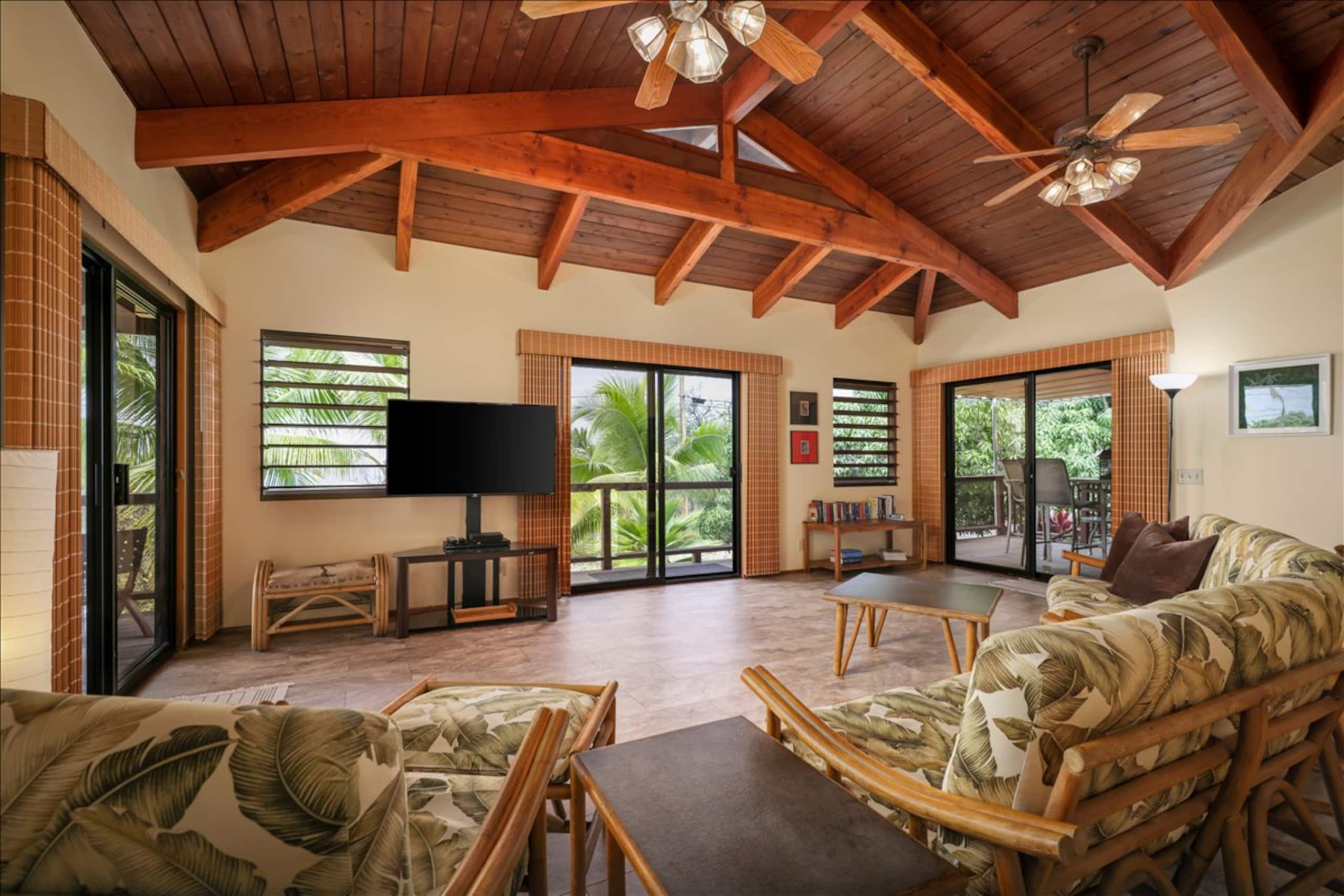 Romantic Tropical Retreat, 150 yds from the Ocean - Photo 2