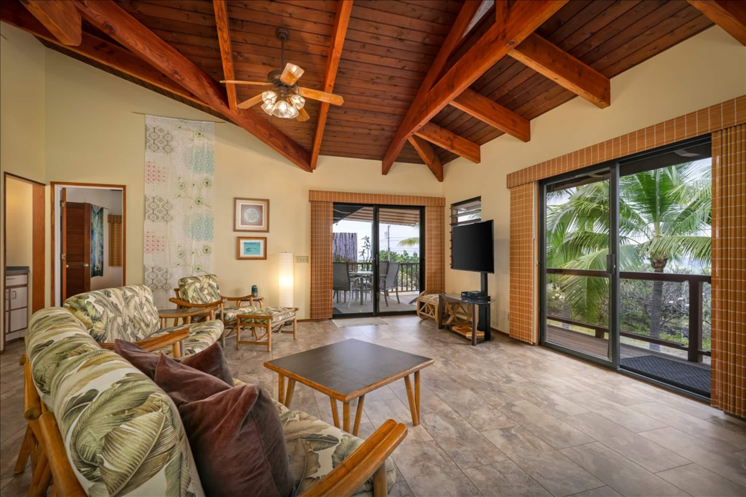 Romantic Tropical Retreat, 150 yds from the Ocean - Photo 3