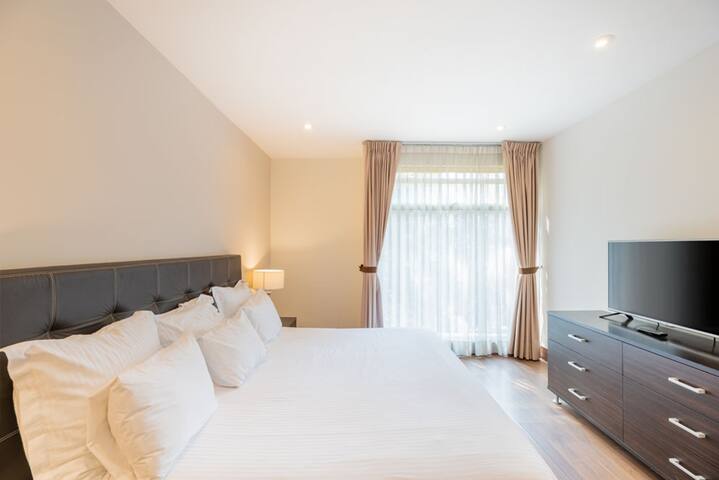 Perfect location 2BR Condo | Balcony | Roof Garden gallery image 5