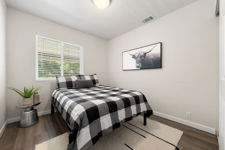 Soba br. 2 - krevet pune veličine
