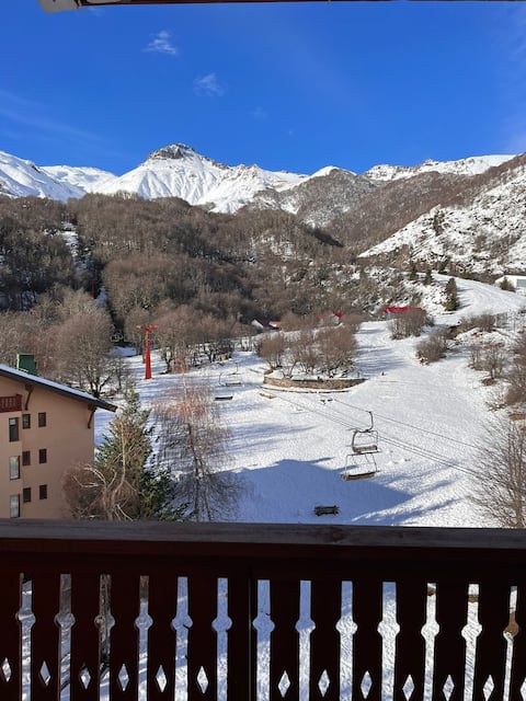 Apartment on the ski slope • unique view • remodeled