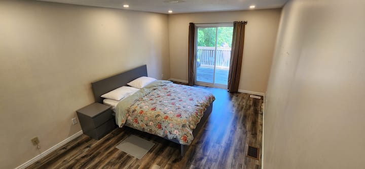 Master Bedroom With Queen Bed