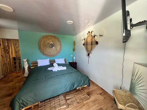 Local Charming Studio