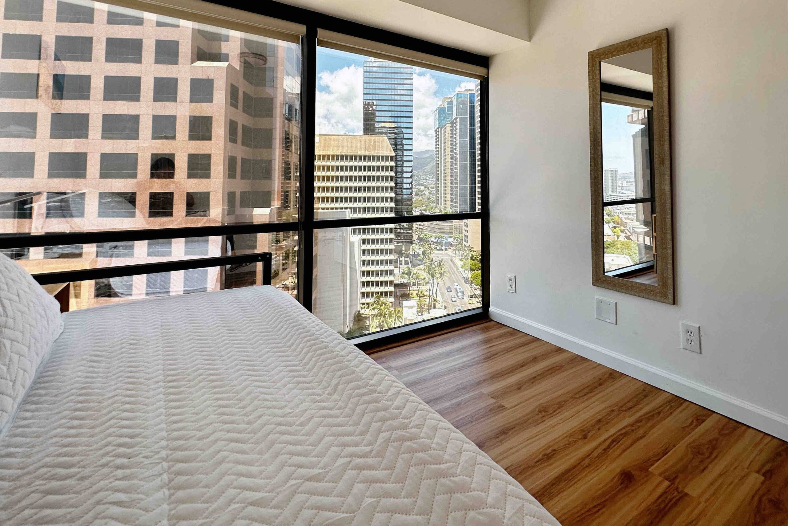 Condo in Honolulu · ★4.65 · 2 bedrooms · 4 beds · 1 bath - Image 8