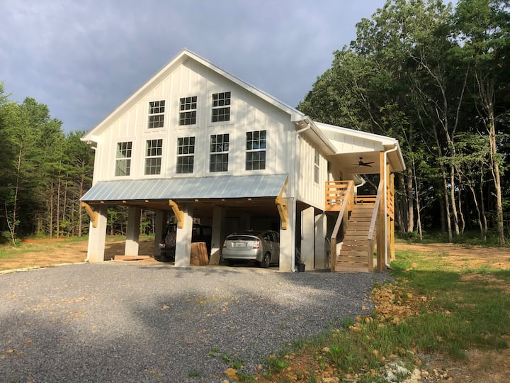 New build! The Loft on Lookout Houses for Rent in Lookout Mountain