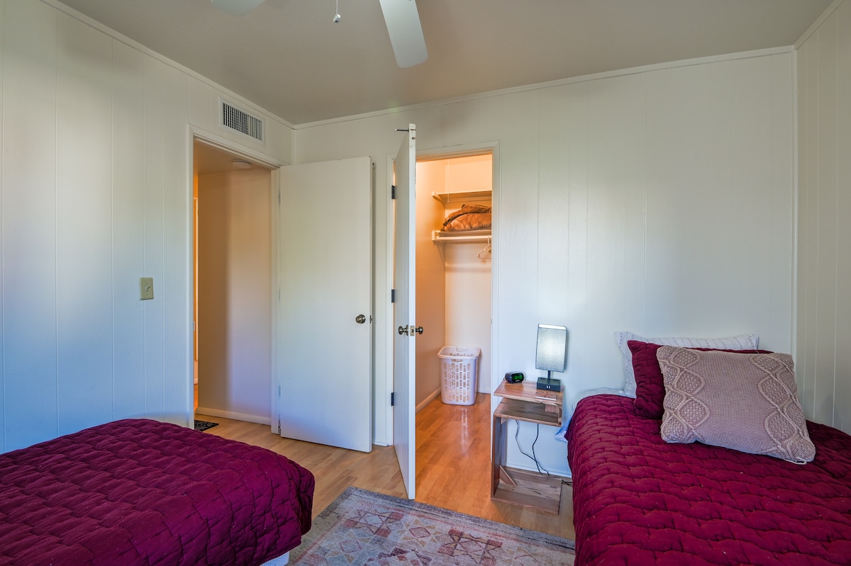 سريران متماثلان لإقامتك.