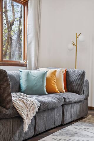 FirePit+GameRoom+Large Yard|StPauls Modern Escape gallery image 3