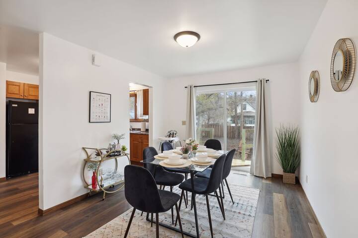 FirePit+GameRoom+Large Yard|StPauls Modern Escape gallery image 2