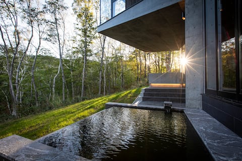 Tsubasa | 5BR Award Winning Chalet w/ 40sqm Onsen