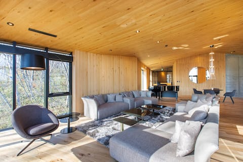 Tsubasa | 5BR Award Winning Chalet w/ Butler