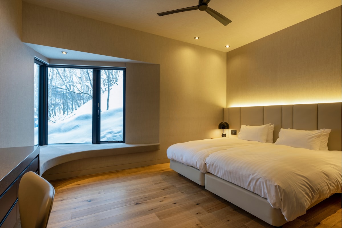 La configuración de la cama se puede establecer en 1 cama tamaño king o 2 camas individuales. 