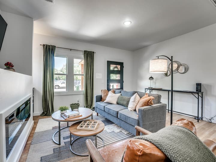 The Onyx Oasis - Norman, OK