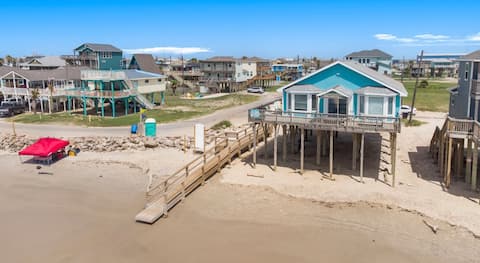 Beachfront Dream. Pedestrian Beach! On Sand! Pets!