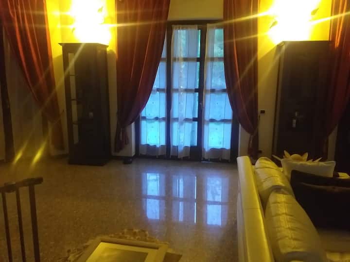 Como Villa Eagle House Rooms Garden Rent - Saronno