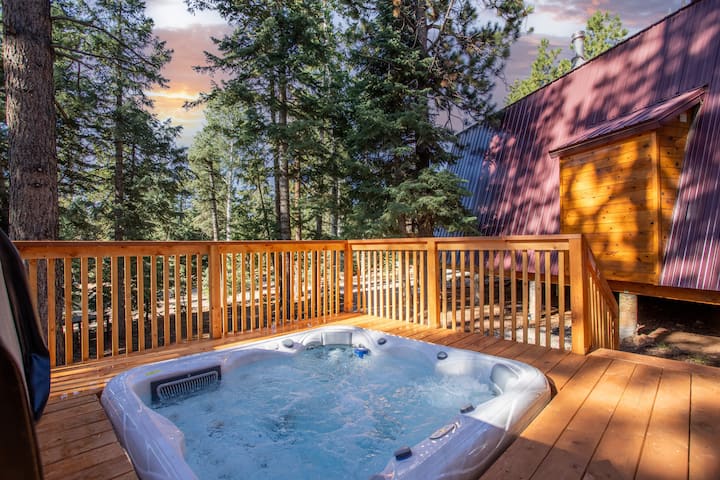 High Mtn Retreat with Hot Tub