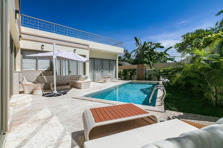 Phuket Hello Co. Ltd managed Airbnb listing 1