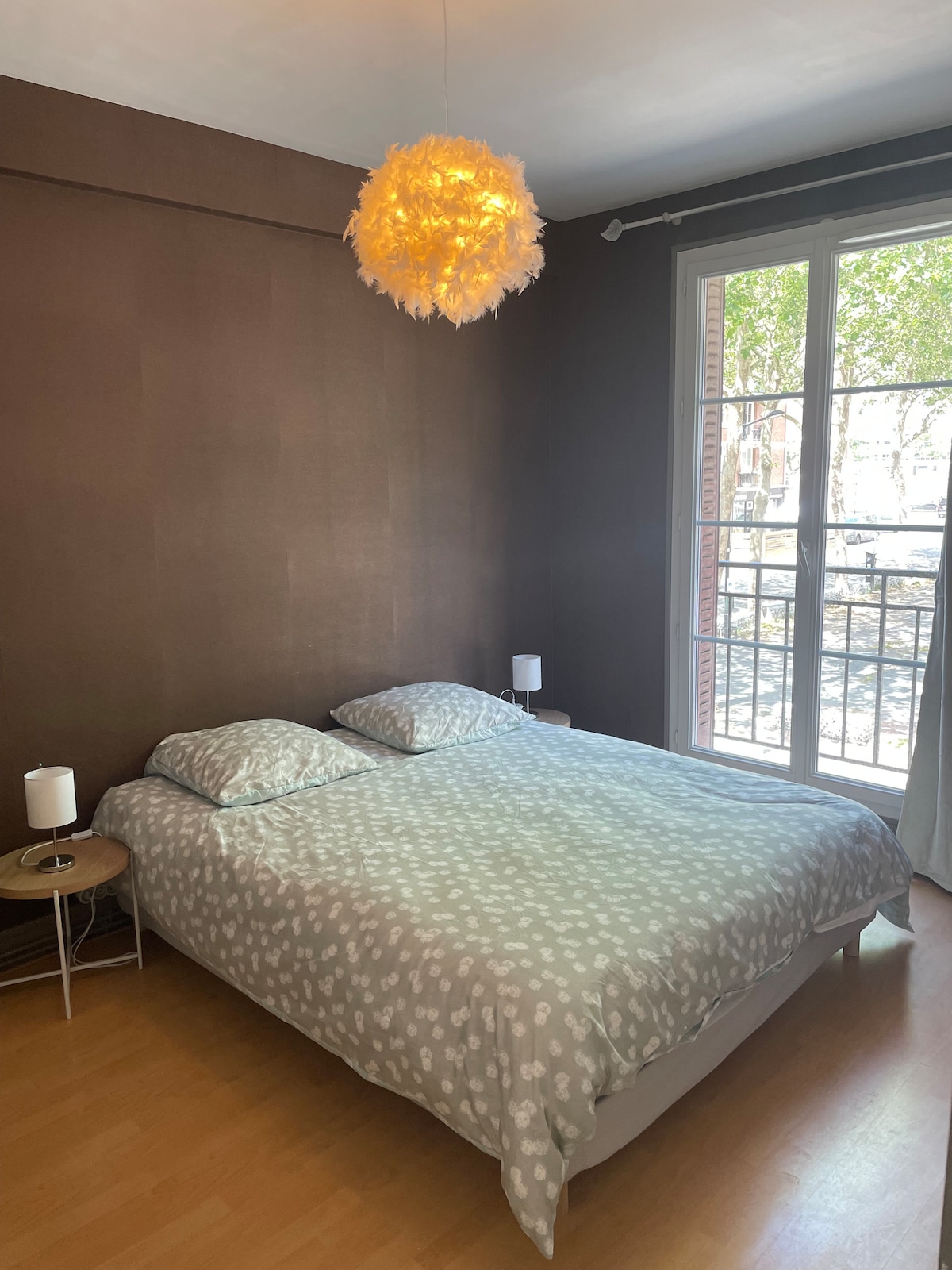 Dhoma e gjumit e dytë e gjerë dhe e rehatshme 