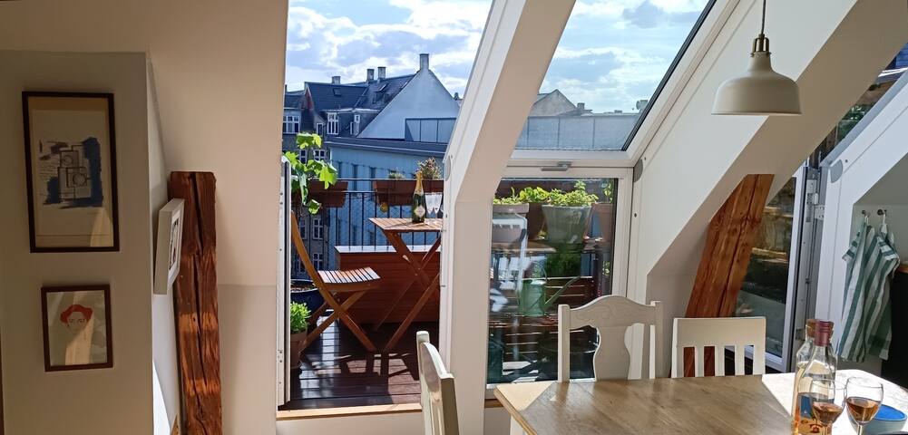 Charming and sunlit loft in the heart of the city