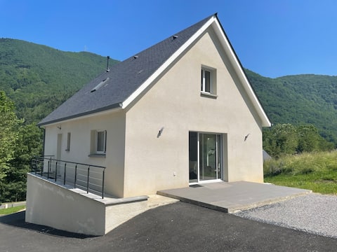 New single-family home 2/8 pers.