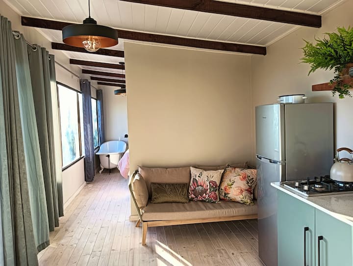 Baboon's View Cabin - Salted Fynbos Staying - Pearly Beach