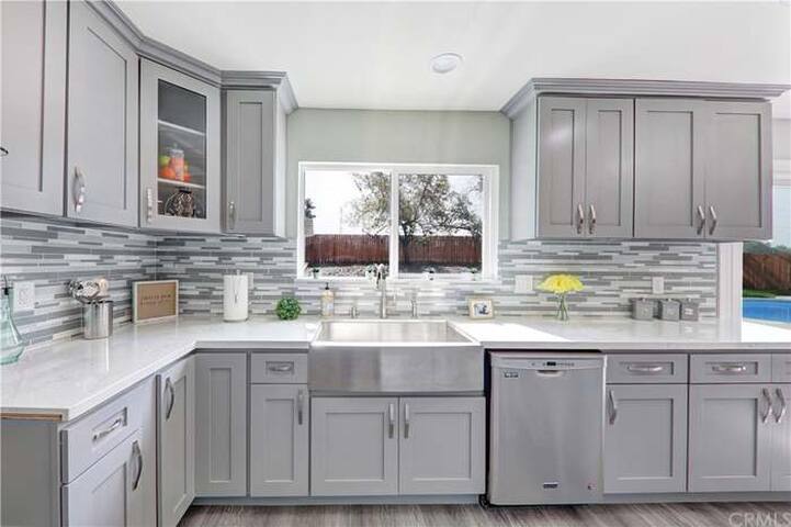 Downey Pool Casa gallery image 3