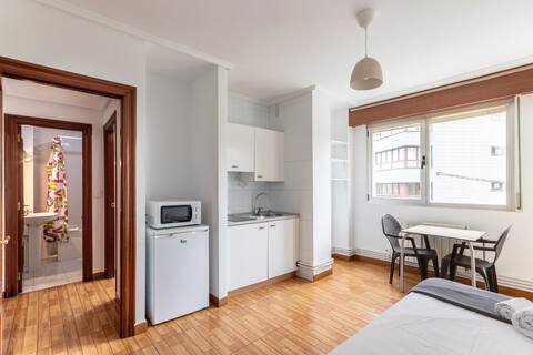 On the beachfront, near Bilbao 105