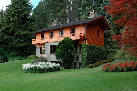Spectacular house on the shore of Lake Nahuel Huapí